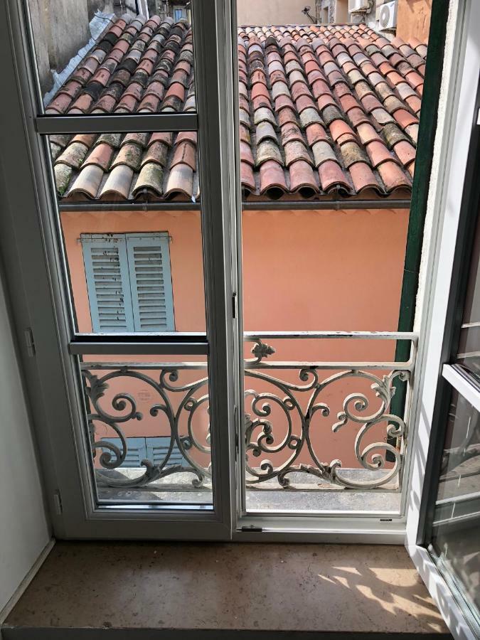 A Deux Pas Du Palais Des Festivals , Deux Pieces Dans Le Bas Du Quartier Historique Du Suquet A Cannes Exterior photo